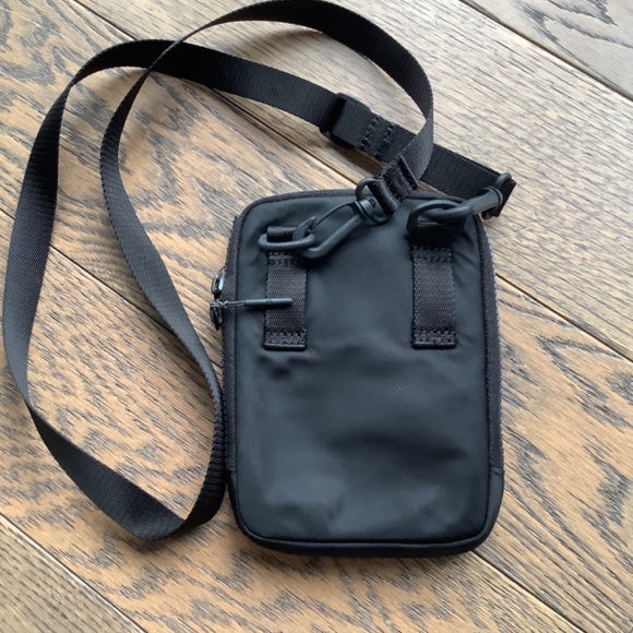 Lululemon Easy Access Crossbody Bag - Picture 3 of 5